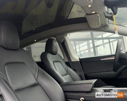 Білий Тесла Model Y, об'ємом двигуна 82 л та пробігом 33 тис. км за 35000 $, фото 24 на Automoto.ua