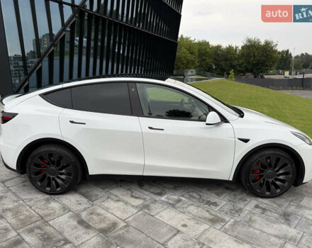 Белый Тесла Model Y, объемом двигателя 0 л и пробегом 45 тыс. км за 35500 $, фото 11 на Automoto.ua