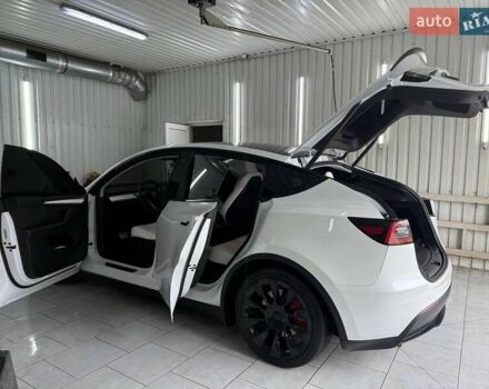 Белый Тесла Model Y, объемом двигателя 0 л и пробегом 15 тыс. км за 38000 $, фото 4 на Automoto.ua