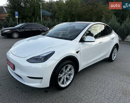 Білий Тесла Model Y, об'ємом двигуна 0 л та пробігом 42 тис. км за 29500 $, фото 1 на Automoto.ua
