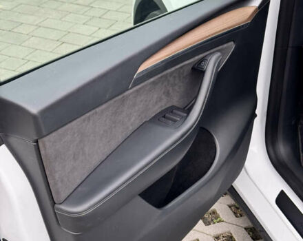 Белый Тесла Model Y, объемом двигателя 0 л и пробегом 45 тыс. км за 29900 $, фото 17 на Automoto.ua