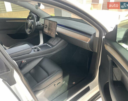Белый Тесла Model Y, объемом двигателя 0 л и пробегом 13 тыс. км за 26500 $, фото 26 на Automoto.ua