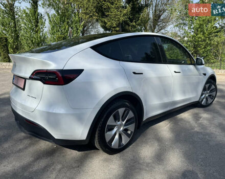 Белый Тесла Model Y, объемом двигателя 0 л и пробегом 24 тыс. км за 32500 $, фото 7 на Automoto.ua