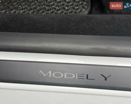Белый Тесла Model Y, объемом двигателя 0 л и пробегом 53 тыс. км за 28800 $, фото 15 на Automoto.ua