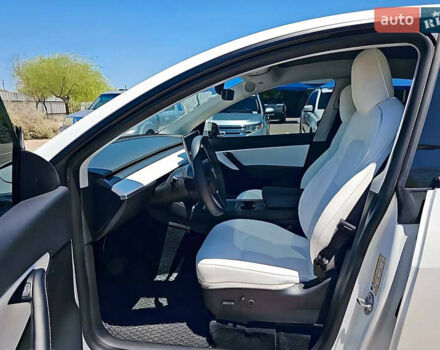 Белый Тесла Model Y, объемом двигателя 0 л и пробегом 27 тыс. км за 23500 $, фото 3 на Automoto.ua