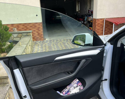 Белый Тесла Model Y, объемом двигателя 0 л и пробегом 43 тыс. км за 26000 $, фото 8 на Automoto.ua