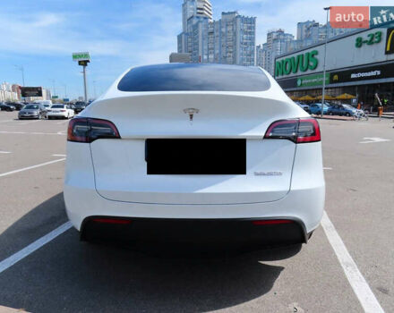 Белый Тесла Model Y, объемом двигателя 0 л и пробегом 41 тыс. км за 27000 $, фото 2 на Automoto.ua