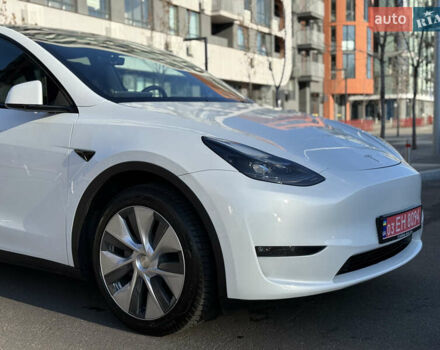 Белый Тесла Model Y, объемом двигателя 0 л и пробегом 35 тыс. км за 33777 $, фото 13 на Automoto.ua