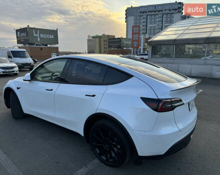 Белый Тесла Model Y, объемом двигателя 0 л и пробегом 24 тыс. км за 28999 $, фото 4 на Automoto.ua