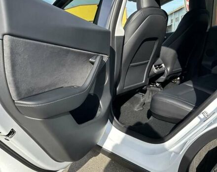 Белый Тесла Model Y, объемом двигателя 0 л и пробегом 23 тыс. км за 27500 $, фото 18 на Automoto.ua