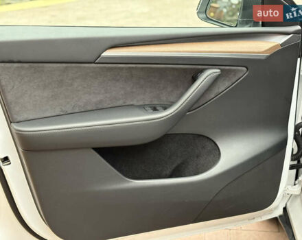 Тесла Model Y 2023 в Новояворовск на Automoto.ua Белый Тесла Model Y, объемом двигателя 0 л и пробегом 41 тыс. км за 28300 $, фото 42 на Automoto.ua