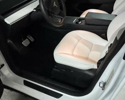 Белый Тесла Model Y, объемом двигателя 0 л и пробегом 35 тыс. км за 28800 $, фото 9 на Automoto.ua