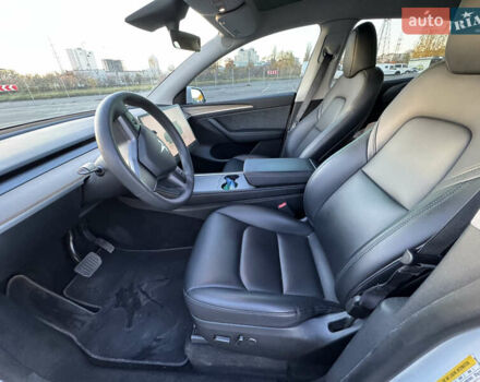 Білий Тесла Model Y, об'ємом двигуна 0 л та пробігом 48 тис. км за 28000 $, фото 11 на Automoto.ua