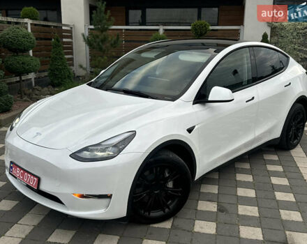 Белый Тесла Model Y, объемом двигателя 0 л и пробегом 29 тыс. км за 29900 $, фото 3 на Automoto.ua