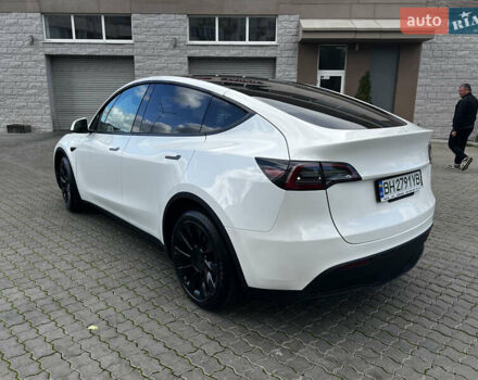 Белый Тесла Model Y, объемом двигателя 0 л и пробегом 98 тыс. км за 28000 $, фото 5 на Automoto.ua