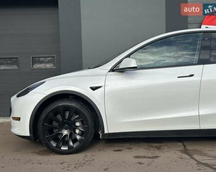 Білий Тесла Model Y, об'ємом двигуна 0 л та пробігом 36 тис. км за 30999 $, фото 3 на Automoto.ua