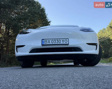 Білий Тесла Model Y, об'ємом двигуна 0 л та пробігом 30 тис. км за 32555 $, фото 1 на Automoto.ua