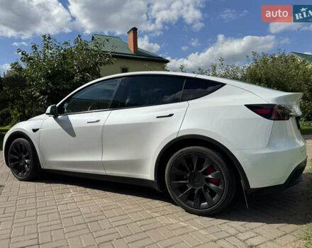 Белый Тесла Model Y, объемом двигателя 0 л и пробегом 33 тыс. км за 32000 $, фото 1 на Automoto.ua