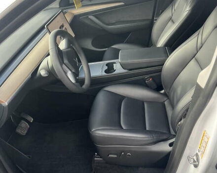 Тесла Model Y 2023 в Тернополе на Automoto.ua Белый Тесла Model Y, объемом двигателя 0 л и пробегом 16 тыс. км за 28500 $, фото 7 на Automoto.ua