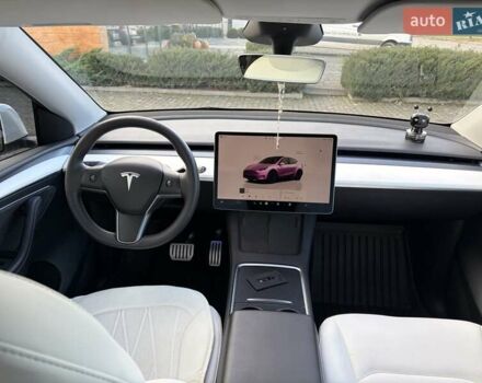 Белый Тесла Model Y, объемом двигателя 0 л и пробегом 47 тыс. км за 32500 $, фото 18 на Automoto.ua