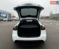Белый Тесла Model Y, объемом двигателя 0 л и пробегом 59 тыс. км за 31490 $, фото 21 на Automoto.ua