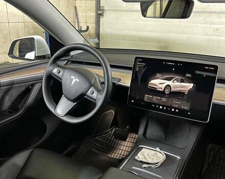 Белый Тесла Model Y, объемом двигателя 0 л и пробегом 42 тыс. км за 29999 $, фото 9 на Automoto.ua