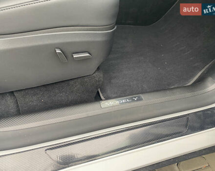 Белый Тесла Model Y, объемом двигателя 0 л и пробегом 108 тыс. км за 25500 $, фото 17 на Automoto.ua