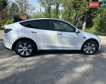 Белый Тесла Model Y, объемом двигателя 0 л и пробегом 24 тыс. км за 32500 $, фото 4 на Automoto.ua