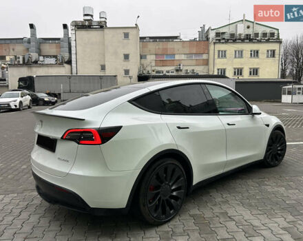 Білий Тесла Model Y, об'ємом двигуна 0 л та пробігом 84 тис. км за 28300 $, фото 4 на Automoto.ua