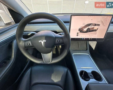 Білий Тесла Model Y, об'ємом двигуна 0 л та пробігом 53 тис. км за 25900 $, фото 17 на Automoto.ua