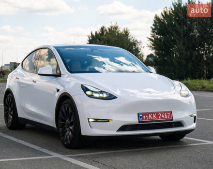 Белый Тесла Model Y, объемом двигателя 0 л и пробегом 27 тыс. км за 31000 $, фото 1 на Automoto.ua