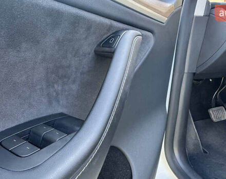 Белый Тесла Model Y, объемом двигателя 0 л и пробегом 35 тыс. км за 33000 $, фото 17 на Automoto.ua