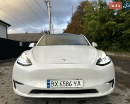 Белый Тесла Model Y, объемом двигателя 0 л и пробегом 62 тыс. км за 24999 $, фото 3 на Automoto.ua