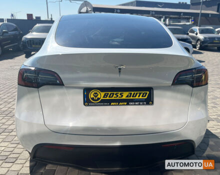 Белый Тесла Model Y, объемом двигателя 75 л и пробегом 9 тыс. км за 37900 $, фото 5 на Automoto.ua