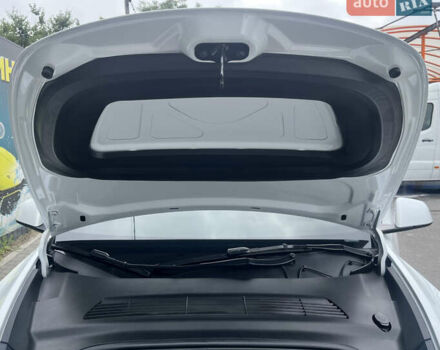 Белый Тесла Model Y, объемом двигателя 0 л и пробегом 40 тыс. км за 29500 $, фото 11 на Automoto.ua