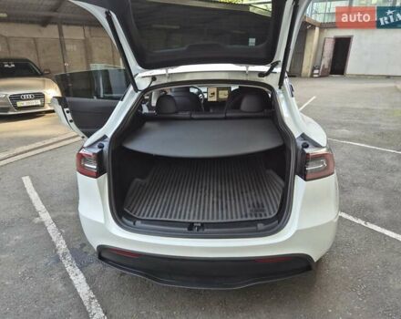 Білий Тесла Model Y, об'ємом двигуна 0 л та пробігом 67 тис. км за 25500 $, фото 13 на Automoto.ua