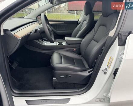 Белый Тесла Model Y, объемом двигателя 0 л и пробегом 59 тыс. км за 31490 $, фото 12 на Automoto.ua