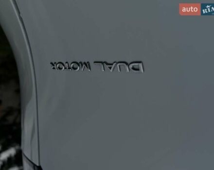 Белый Тесла Model Y, объемом двигателя 0 л и пробегом 42 тыс. км за 26999 $, фото 9 на Automoto.ua