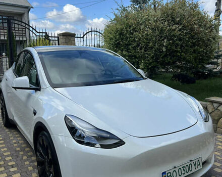 Белый Тесла Model Y, объемом двигателя 0 л и пробегом 43 тыс. км за 26000 $, фото 1 на Automoto.ua