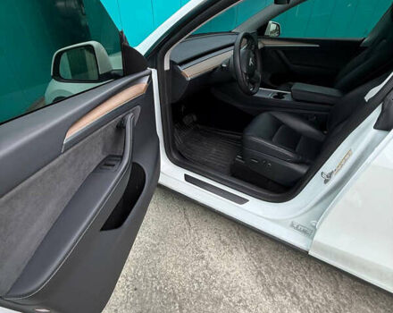 Білий Тесла Model Y, об'ємом двигуна 0 л та пробігом 47 тис. км за 32500 $, фото 17 на Automoto.ua