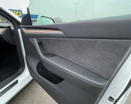 Белый Тесла Model Y, объемом двигателя 0 л и пробегом 39 тыс. км за 36900 $, фото 13 на Automoto.ua