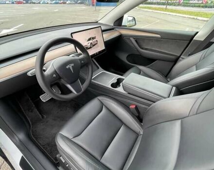 Белый Тесла Model Y, объемом двигателя 0 л и пробегом 42 тыс. км за 36500 $, фото 9 на Automoto.ua