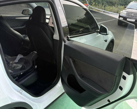Белый Тесла Model Y, объемом двигателя 0 л и пробегом 50 тыс. км за 31000 $, фото 15 на Automoto.ua