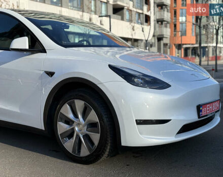 Белый Тесла Model Y, объемом двигателя 0 л и пробегом 35 тыс. км за 33777 $, фото 14 на Automoto.ua