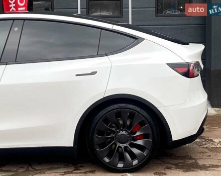 Белый Тесла Model Y, объемом двигателя 0 л и пробегом 49 тыс. км за 34999 $, фото 6 на Automoto.ua