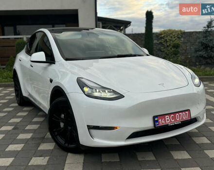 Белый Тесла Model Y, объемом двигателя 0 л и пробегом 29 тыс. км за 29900 $, фото 9 на Automoto.ua