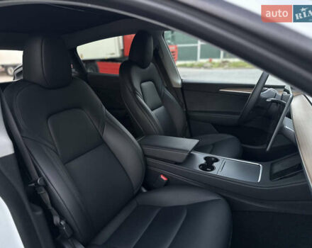 Белый Тесла Model Y, объемом двигателя 0 л и пробегом 18 тыс. км за 29600 $, фото 91 на Automoto.ua