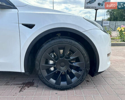 Белый Тесла Model Y, объемом двигателя 0 л и пробегом 30 тыс. км за 31999 $, фото 9 на Automoto.ua