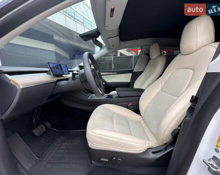 Белый Тесла Model Y, объемом двигателя 0 л и пробегом 41 тыс. км за 29900 $, фото 21 на Automoto.ua