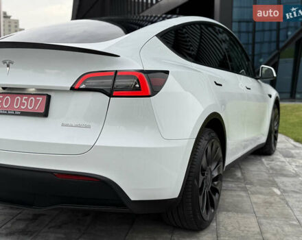 Белый Тесла Model Y, объемом двигателя 0 л и пробегом 45 тыс. км за 35500 $, фото 27 на Automoto.ua